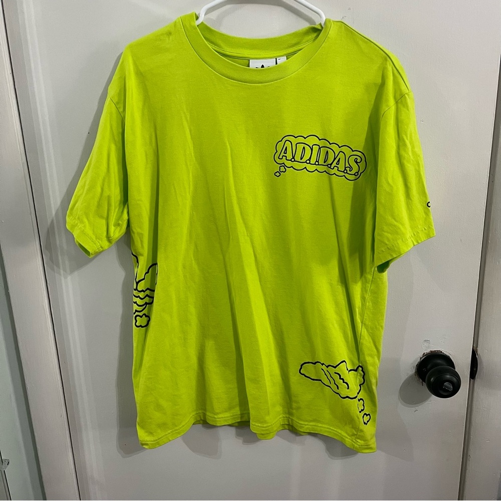 Adidas  Shirt Men's Size Large All Day I Dream About Sneakers Green